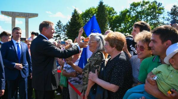 ziua eroilor incertitudine cu iohannis la buzau galagia din cimitir video