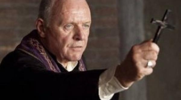 anthony hopkins confundat cu un cer etor