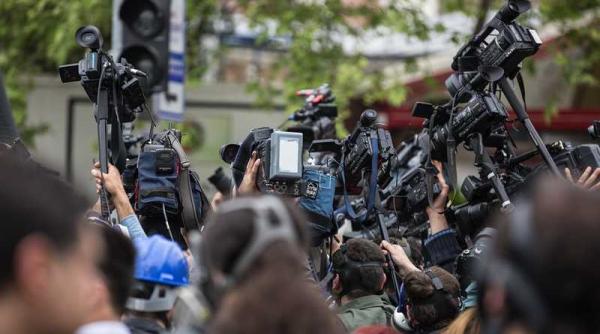 bani pentru o presa corecta milioane de dolari de la un fond american