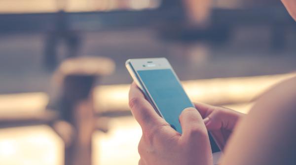 poli ia romana te inva a cum se folose ti in siguran a telefonul