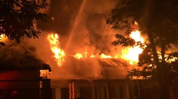 coala 124 din sectorul 5 incendiu de propor ii foto video