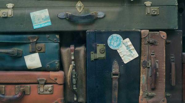 casa groazei o mama a locuit cu cadavrul copilului intr o valiza