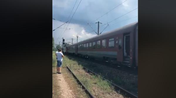 haos la cfr tren 1836 calatori abandona i pe camp video