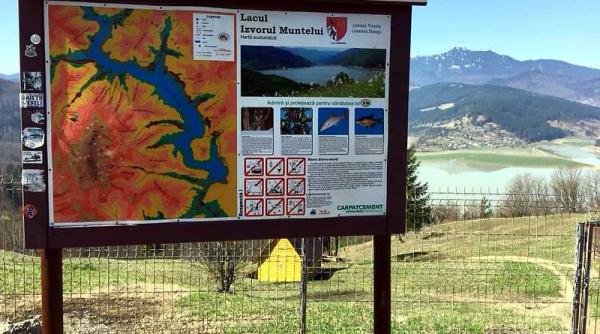 hidroelectrica zeci de tone de deseuri stranse de pe lacul bicaz