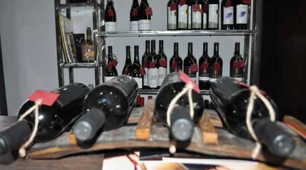 bancul zilei la o expozitie interna ionala de vinuri