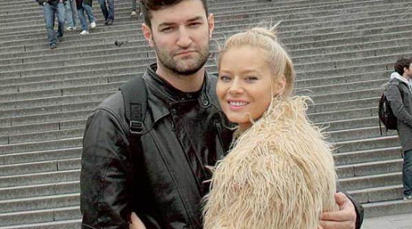 laura cosoi a nascut gafa de propor ii smiley va fi un tata model