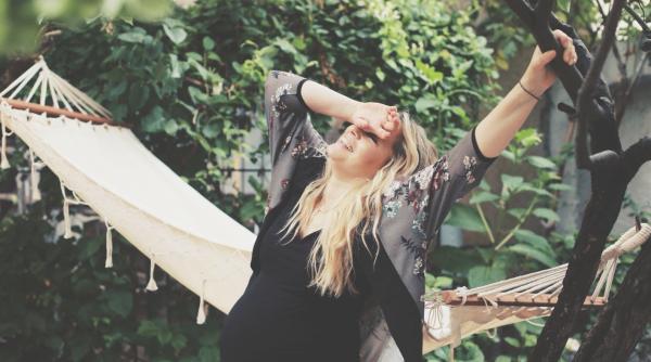 laura cosoi prima petrecere pentru feti a ei