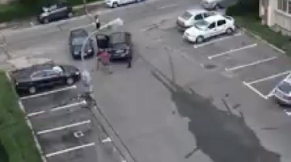 scene incredibile pe o strada din pite ti ce a putut face un batran video