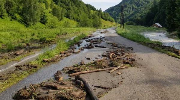 trasee inchise in retezat pericole pentru turisti