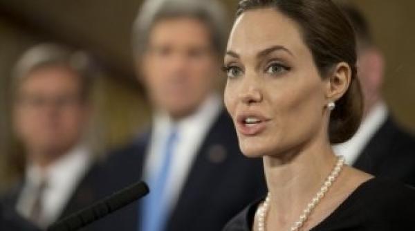 angelina jolie  vizita in irak