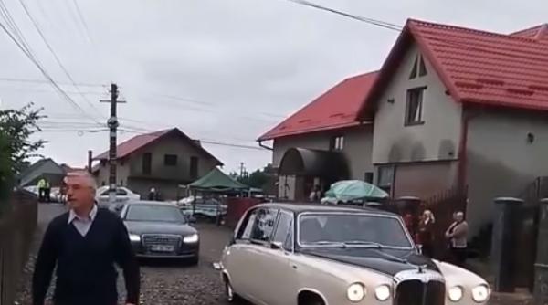 lux preo esc au venit la sfin ire cu bentley de epoca