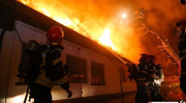 incendiu la un hotel de pe litoral turi tii evacua i