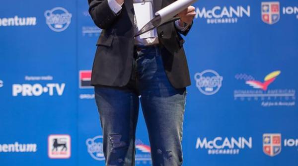 dana razboiu organizeaza prima tabara de robotica pentru elevi de liceu din romania