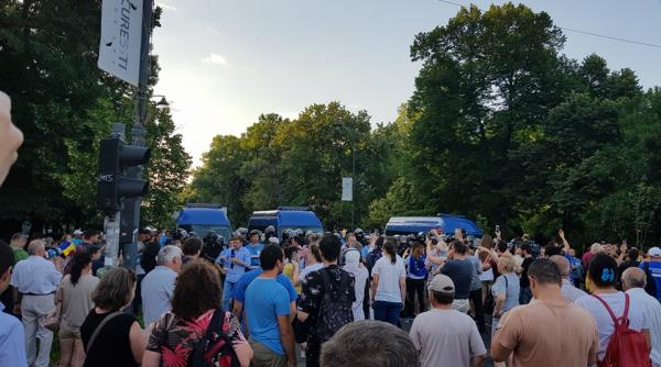 proteste la cluj sibiu timisoara si iasi mii de oameni in strada