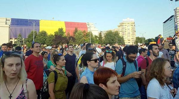 sorina matei cine e de fapt jurnalistul saltat de jandarmi din pia a victoriei