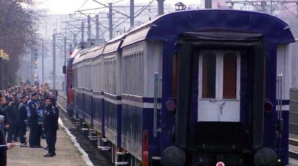 tren defect pe ruta constanta   bucuresti  sute de calatori blocati