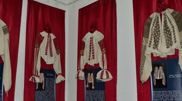 centenar 100 de ii patrimoniale in parcul regele mihai i herastrau