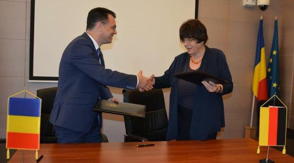 radu oprea   locuri de munca  anuntul momentului