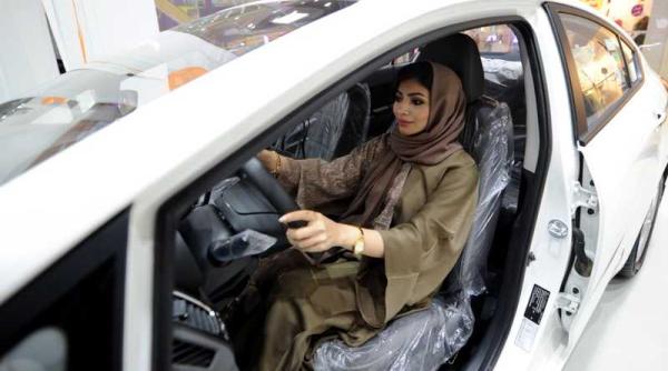 arabia saudita interdictia de a conduce impusa femeilor ridicata