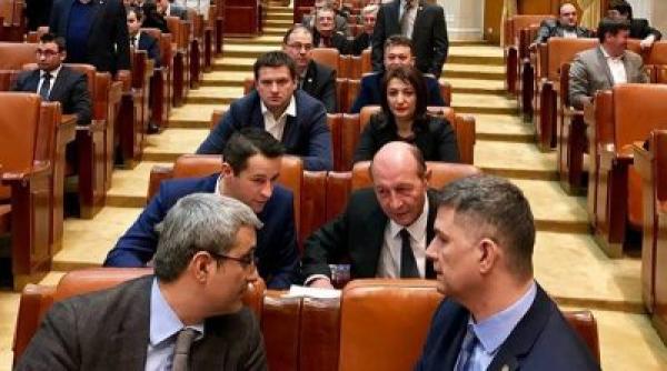 mo iune de cenzura lovitura pentru opozi ie treceri de la pmp la alde