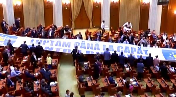 mo iune de cenzura scandal in parlament in timpul discursului premierului dancila