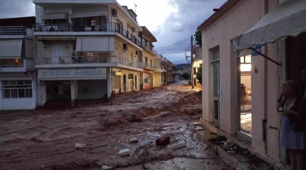 inunda ii in grecia romanca din atena au fost distruse o gramada de case de magazine