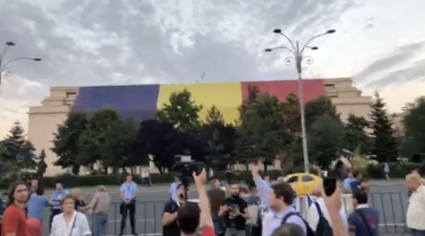 protest la guvern contra codului penal video