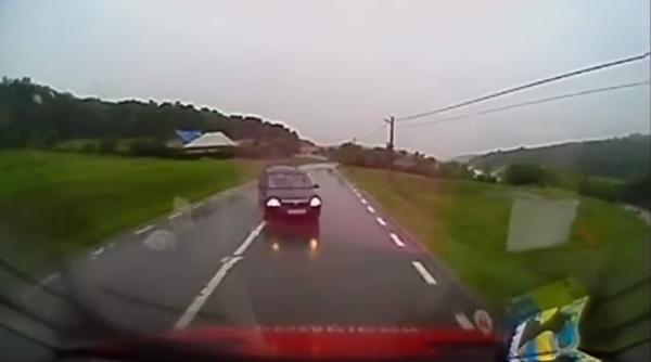 accidentul in care a fost implicata o autospeciala isu  filmat  video socant