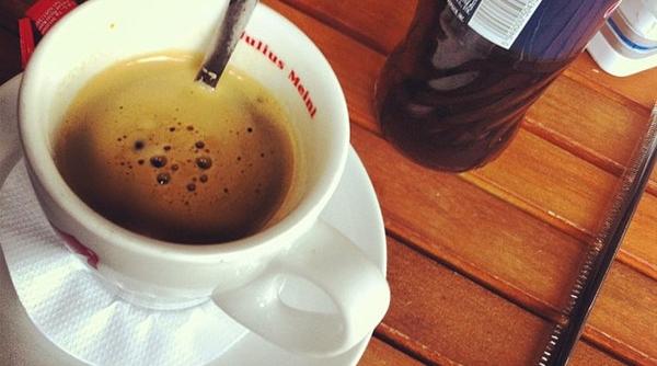 bancul zilei blonda i cafeaua