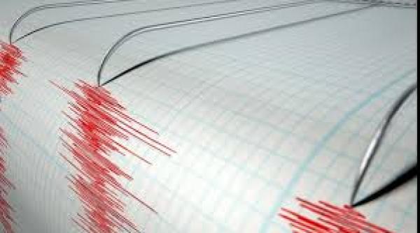 cutremur de 5 1 grade in albania  cladiri evacuate