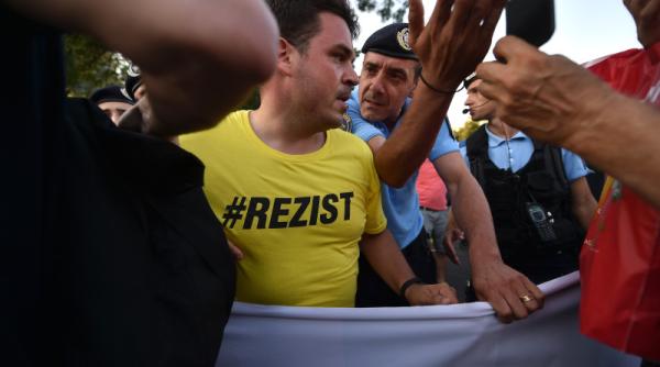 protestatarul carstoiu a demisionat de la o corpora ie nu mai plec din pia a victoriei