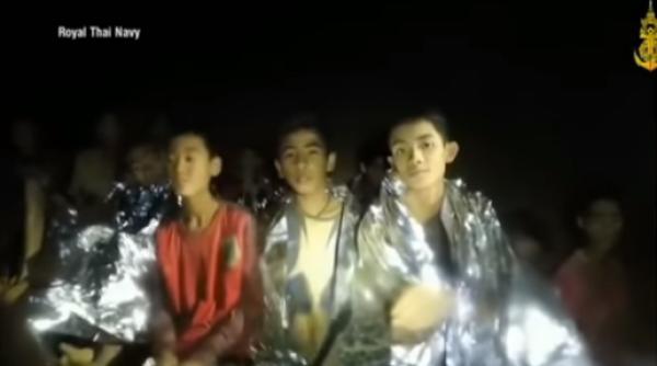 thailanda inca trei copii salvati din pestera inundata