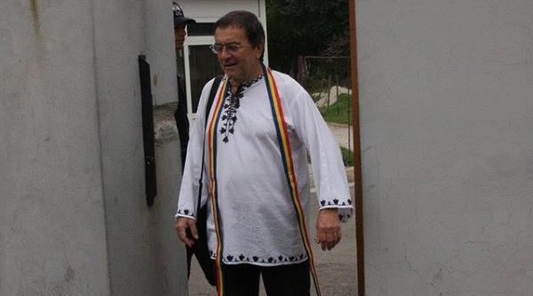 cine e laurian stanchescu poetul care a cerut deshumarea lui eminescu