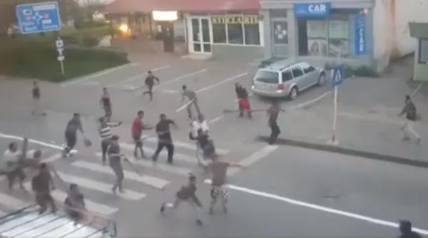 bataie cu furci i topoare zeci de persoane re inute de poli ie la targu neam