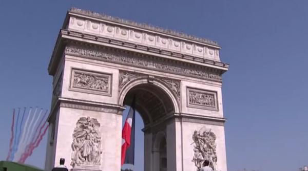 franta a marcat ziua caderii bastiliei cu o parada pe champs elysees