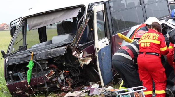 autocar implicat intr un accident pe dn79