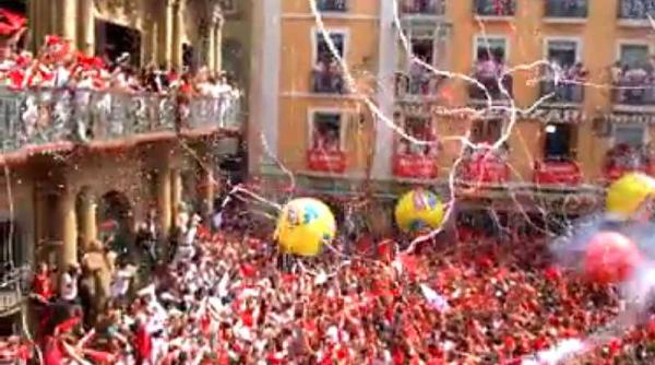 pamplona  festival sangeros  zeci de raniti in cursele cu tauri