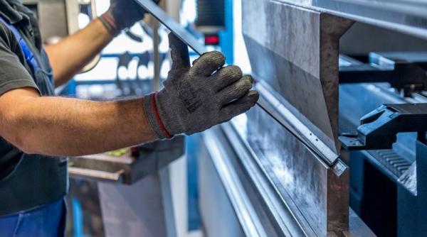 italia romanul cu job comun care se transforma noaptea