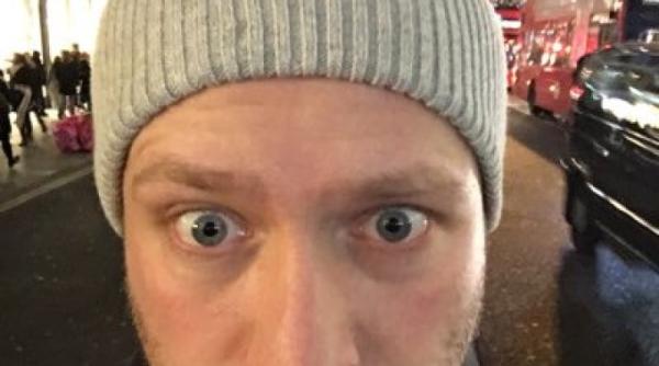 reac ia unui englez dupa ce a mancat o savarina oferita de un roman mi a dat sa incerc