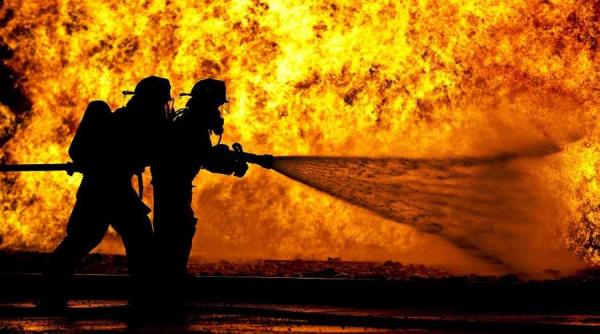 grecia incendii devastatoare zeci de mor i turi tii in pericol