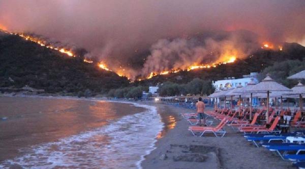 update bilantul in urma incendiului devastator de langa atena a urcat la 82 de morti grecia cauta supravietuitori si raspunsuri