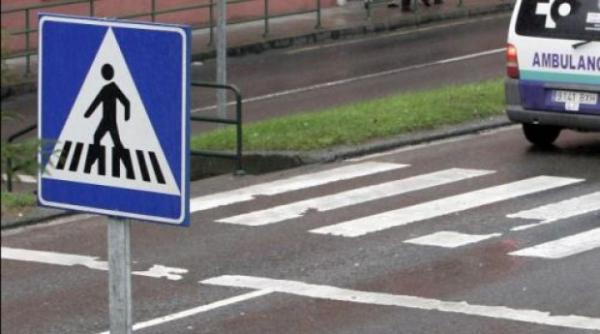 jandarm lovit pe trecerea de pietoni transportat de urgen a la spital