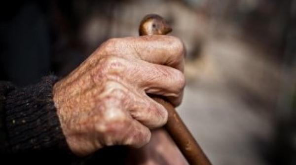 timisoara pensionar jefuit de o tanara in gara