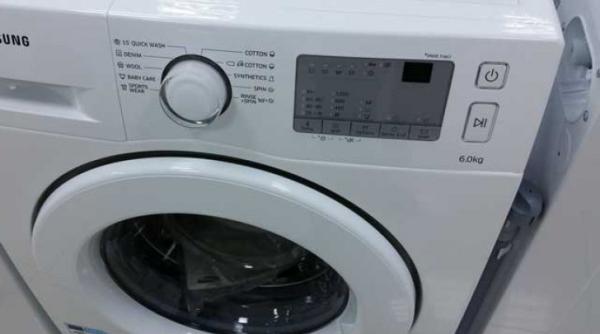 haine spalate la biblioteca facilitate in suedia