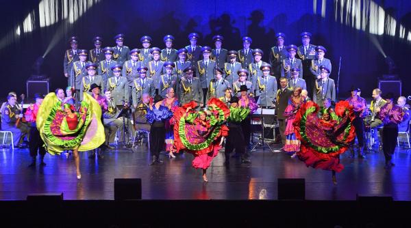 revin ru ii ansamblul the red guard choir din nou la sala palatului