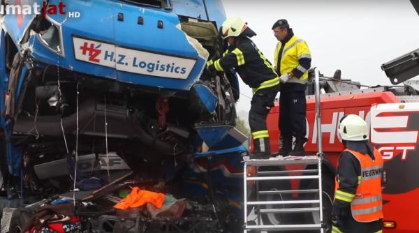 microbuz romanesc grav accident in austria intervin elicopterele