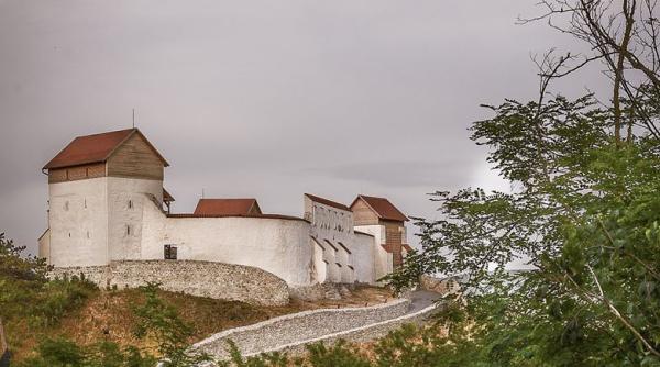 cetatea feldioara redeschisa dupa 5 ani programul de vizitare