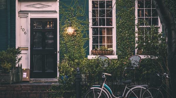 casa scriitorului celine vanduta