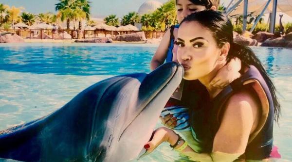 cu cine se distreaza andreea mantea in turcia