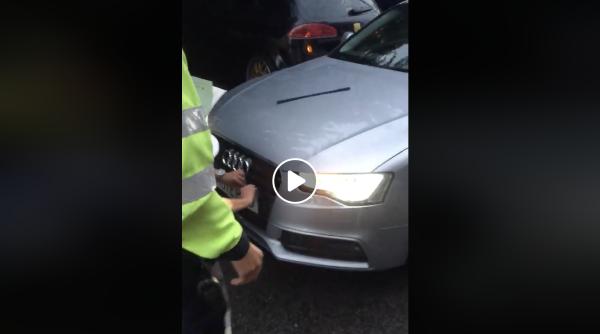 mu epsd iohannis sare in apararea romanului cu masina anti psd